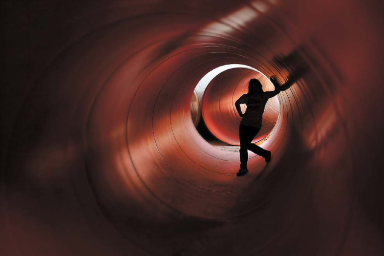 TULUCE Ahmet Remzi - Silhouette In Pipe